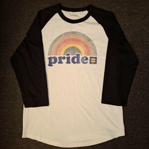 Pride Logo 3/4 Sleeve Graphic Print Raglan Tee Shirt Sz. Medium